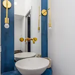 公寓 Olarias Blue In Center By Homeful Homes *